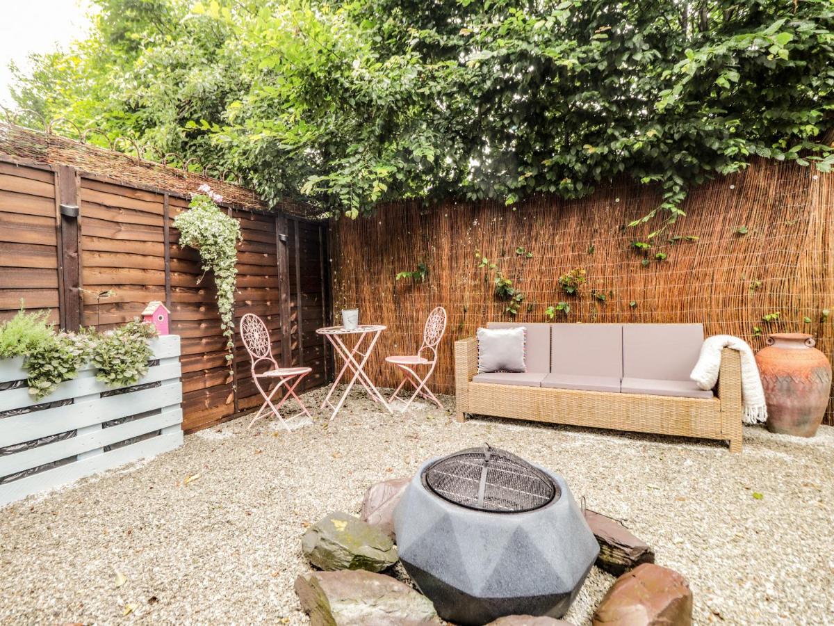 Ditsys Den Tonbridge Exterior foto